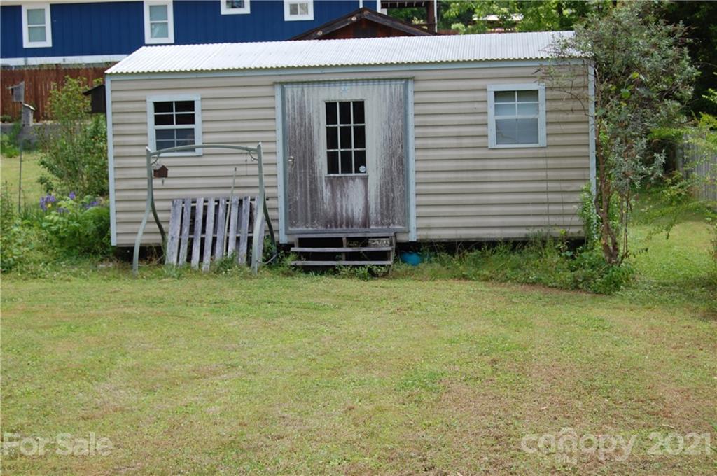 216 Spring Street Marion NC 28752