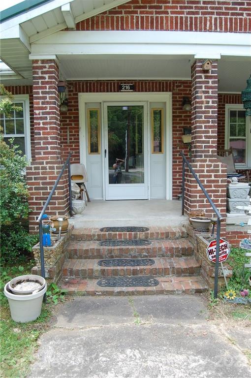 216 Spring Street Marion NC 28752