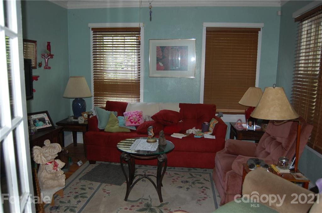 216 Spring Street Marion NC 28752