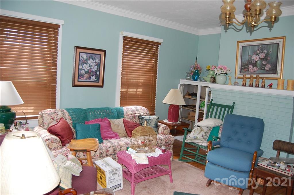 216 Spring Street Marion NC 28752
