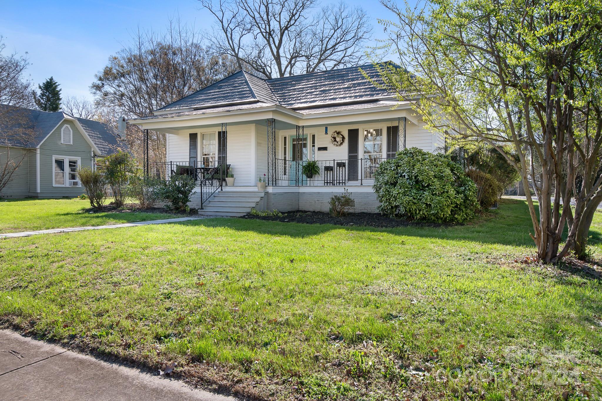 627 W Sharpe Street Statesville NC 28677