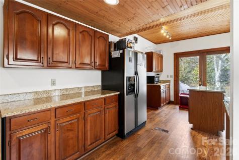 287 North Carolina Terrace Montreat NC 28757