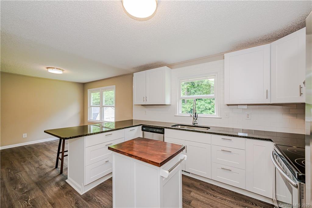 6814 Barrington Drive Charlotte NC 28215