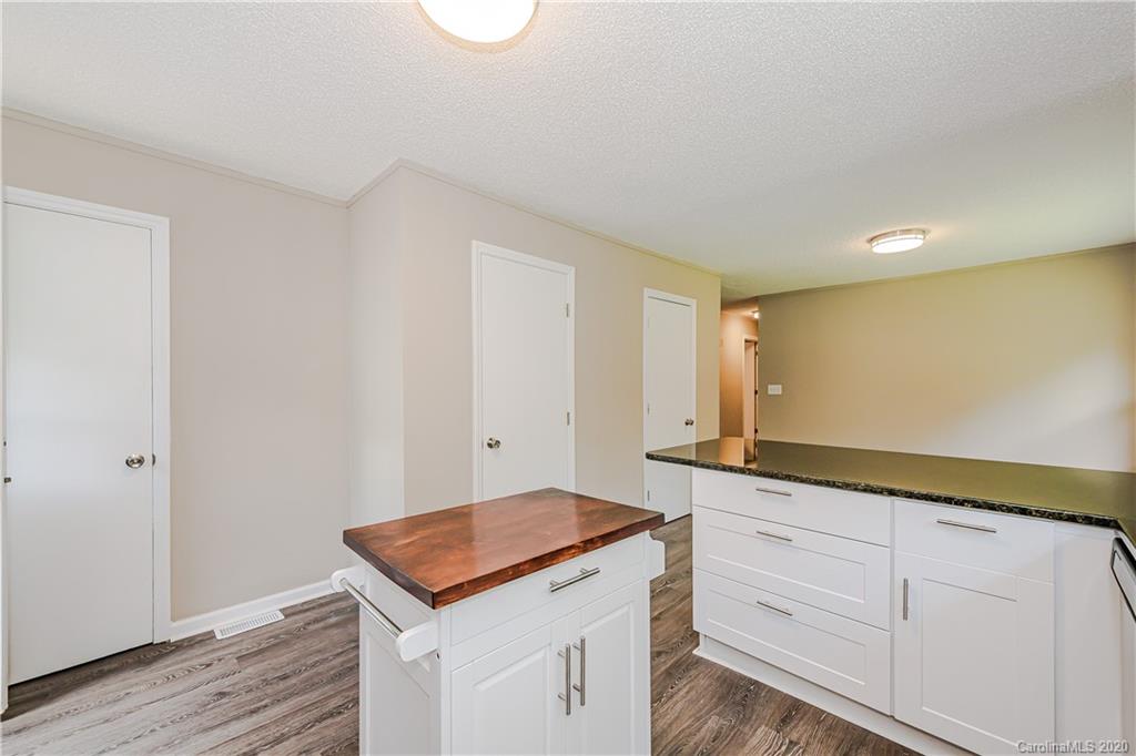 6814 Barrington Drive Charlotte NC 28215