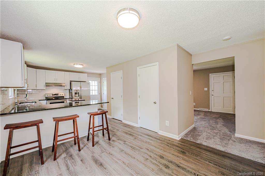 6814 Barrington Drive Charlotte NC 28215