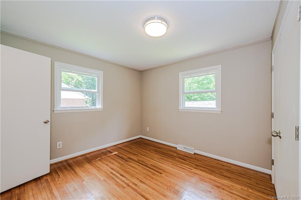 6814 Barrington Drive Charlotte NC 28215