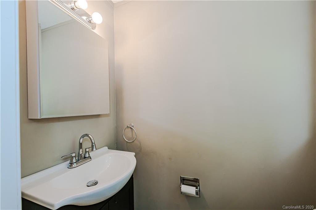 6814 Barrington Drive Charlotte NC 28215