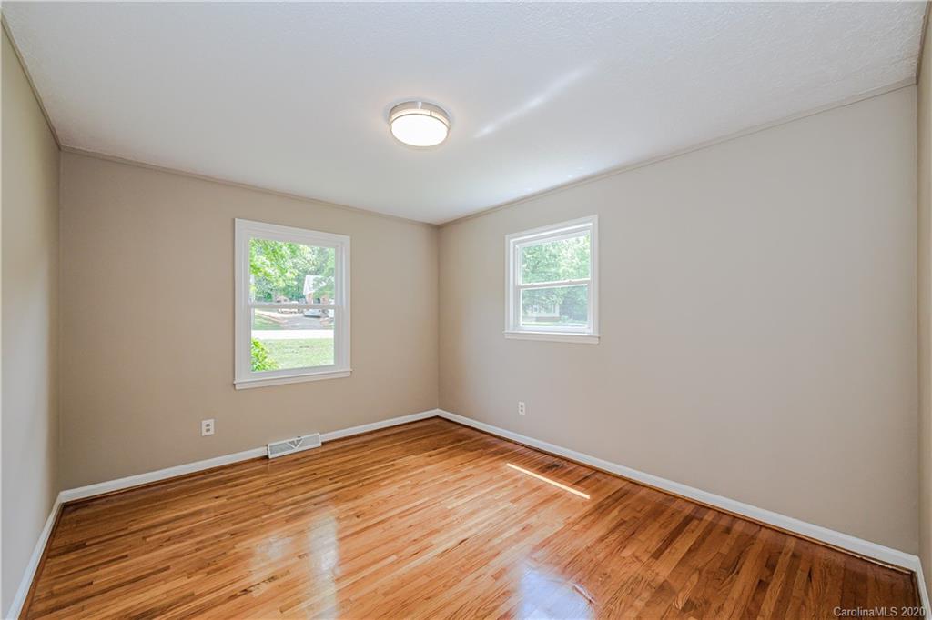 6814 Barrington Drive Charlotte NC 28215