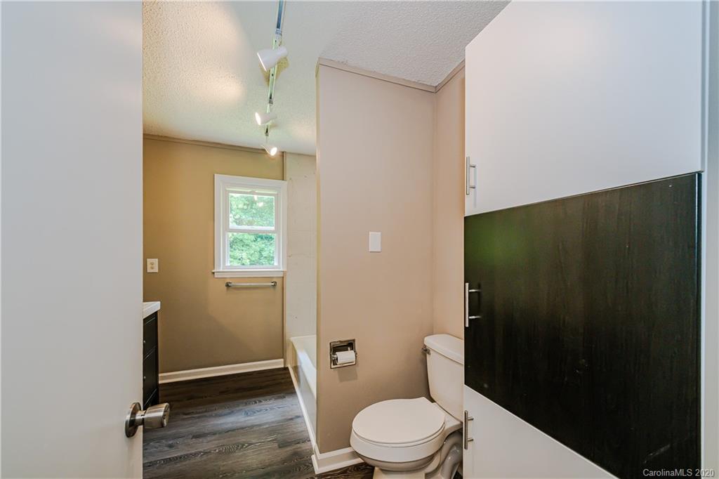6814 Barrington Drive Charlotte NC 28215