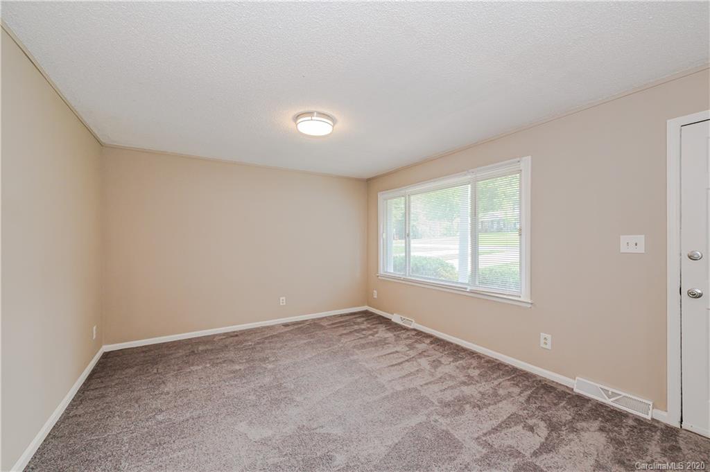 6814 Barrington Drive Charlotte NC 28215
