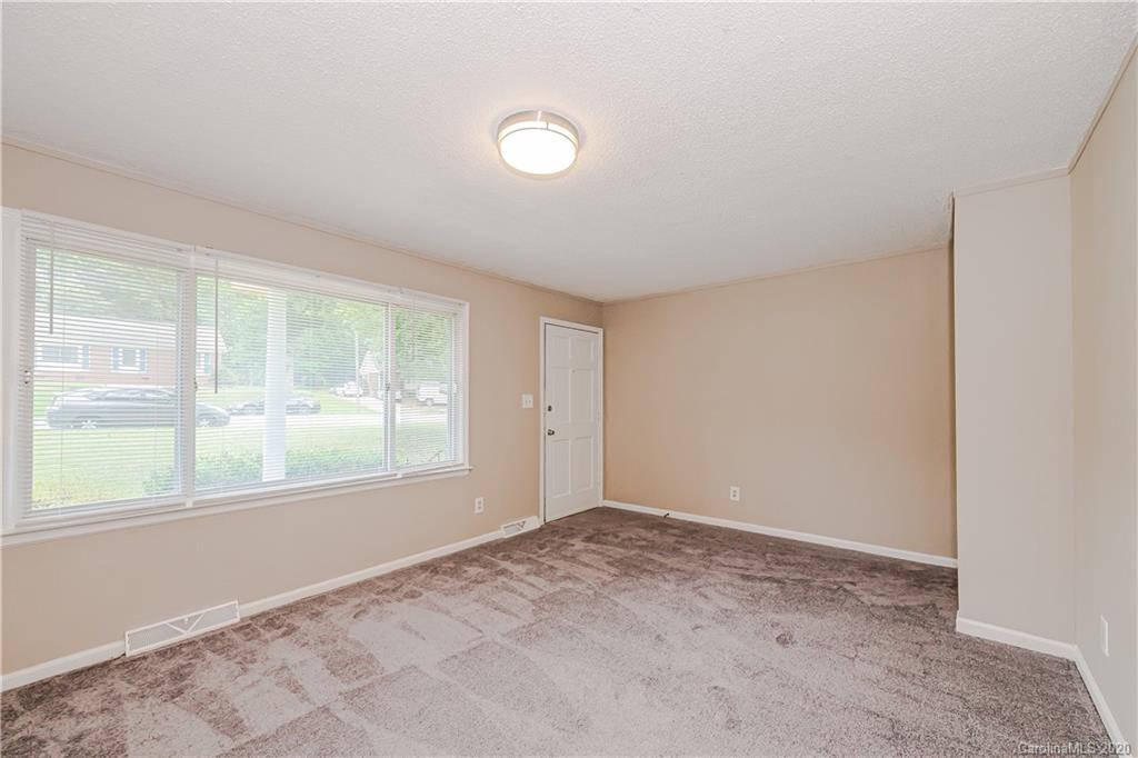 6814 Barrington Drive Charlotte NC 28215