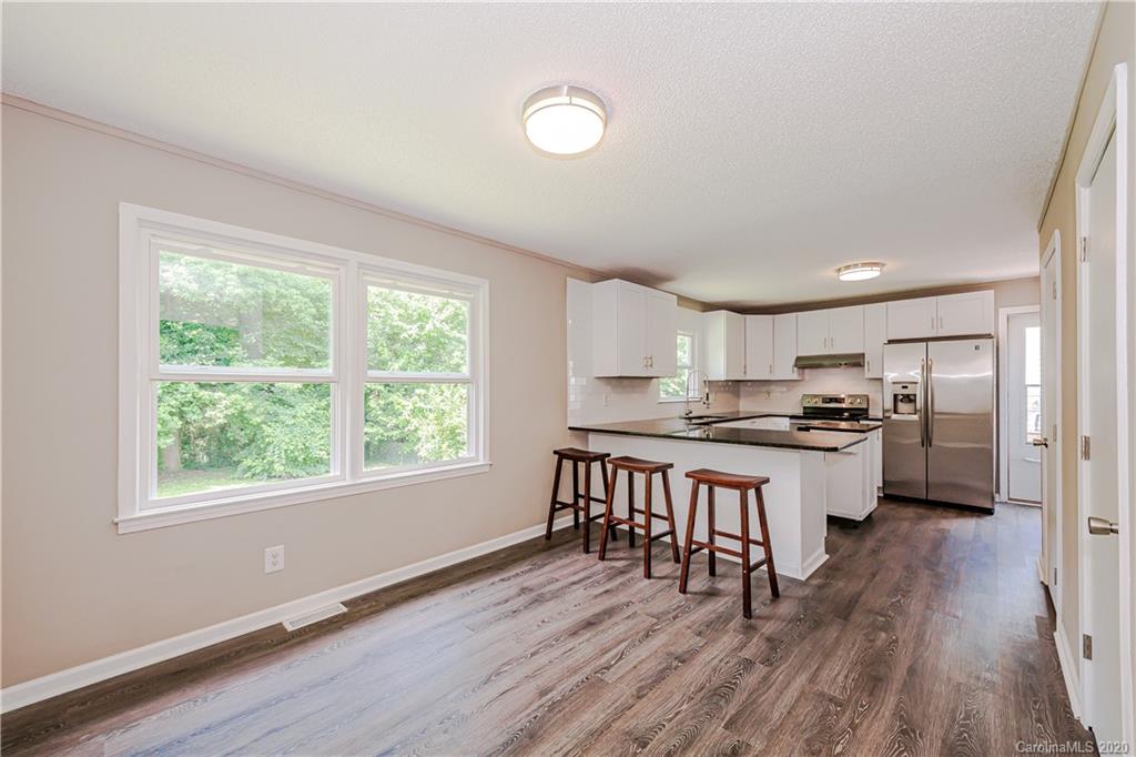 6814 Barrington Drive Charlotte NC 28215