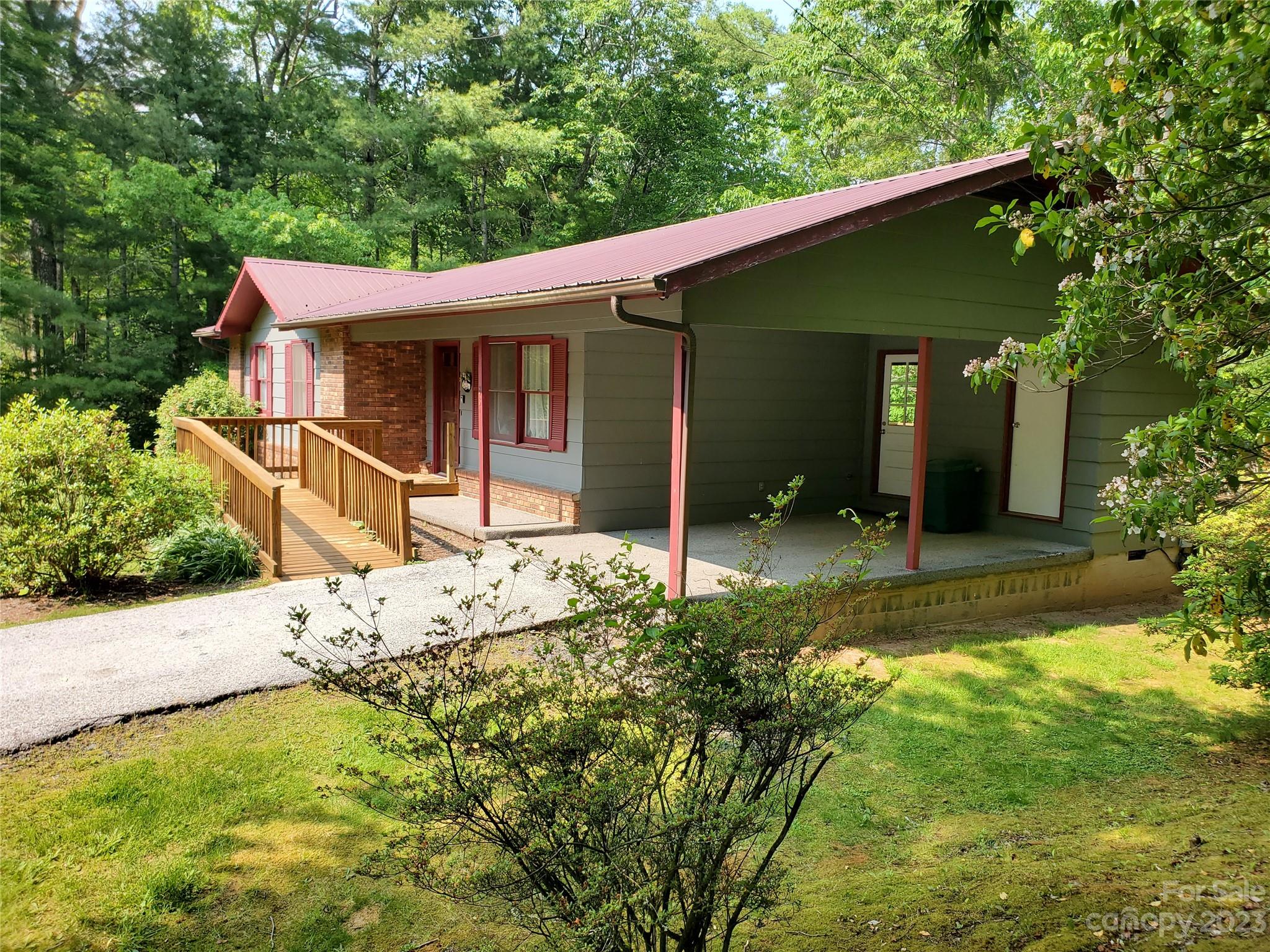 83 Lentz Lane Spruce Pine NC 28777