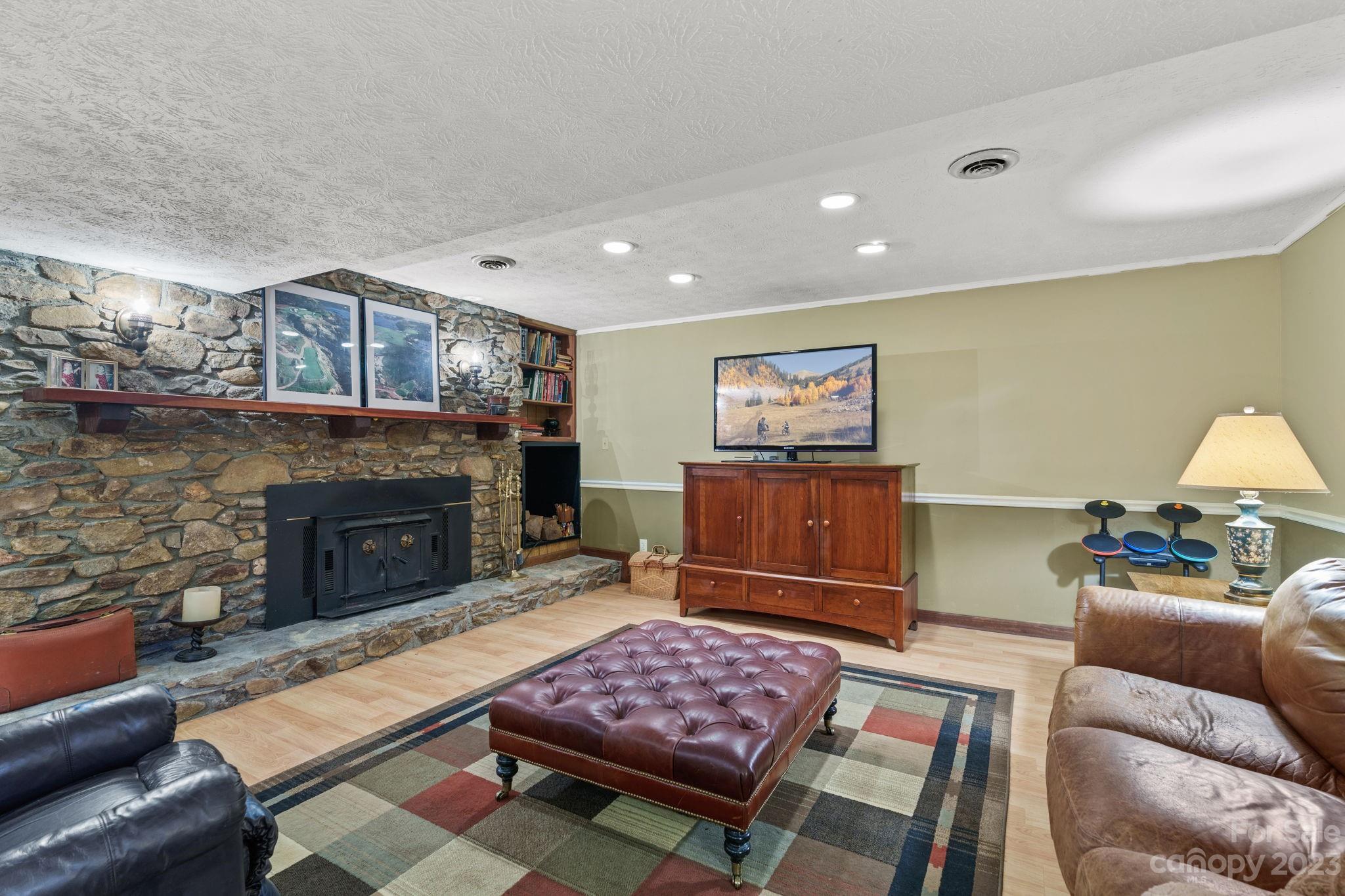 364 Poplar Drive Candler NC 28715