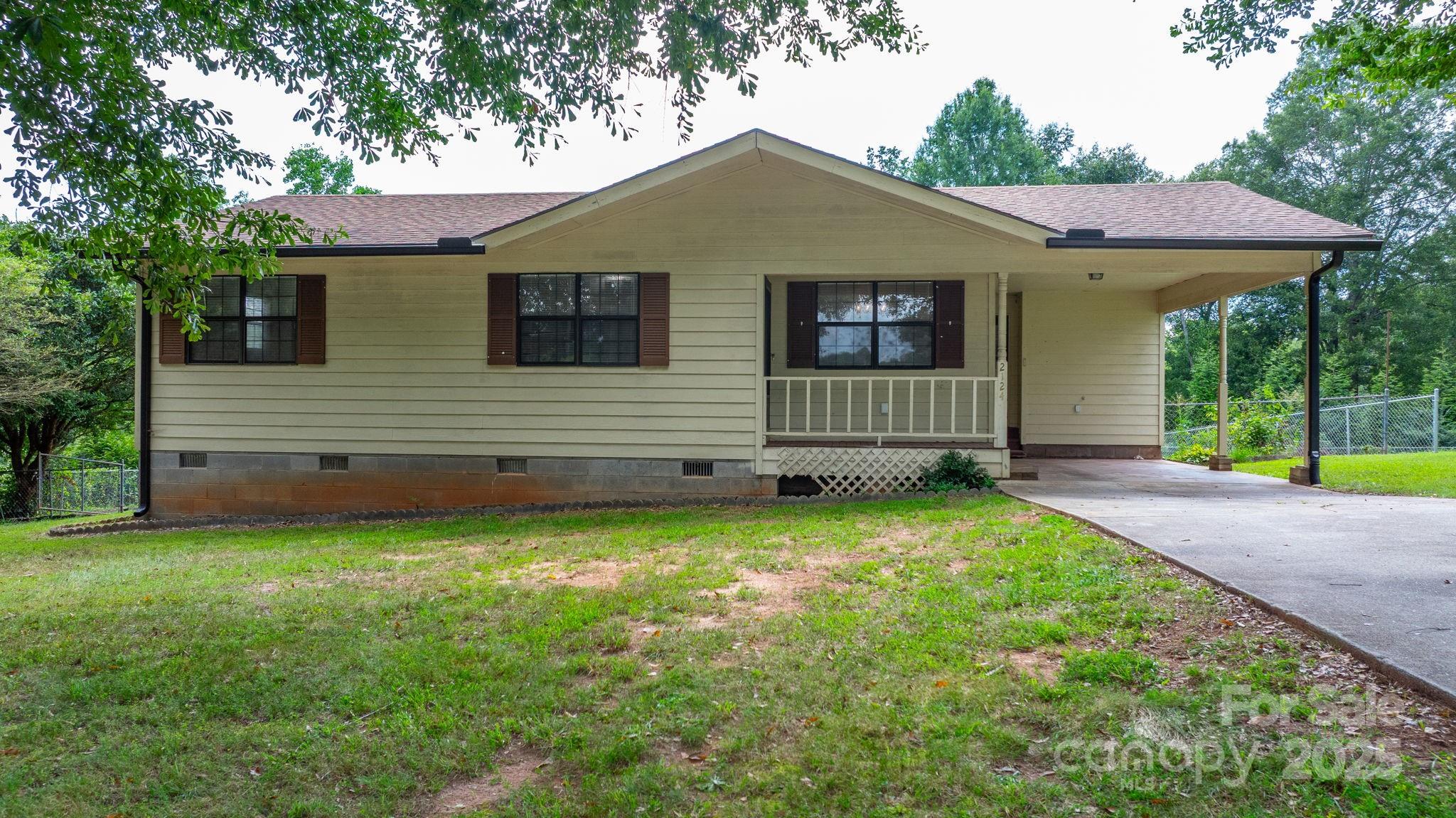 2124 27th Avenue Drive NE Hickory NC 28601