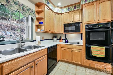 2 Ruffed Grouse Drive Weaverville NC 28787