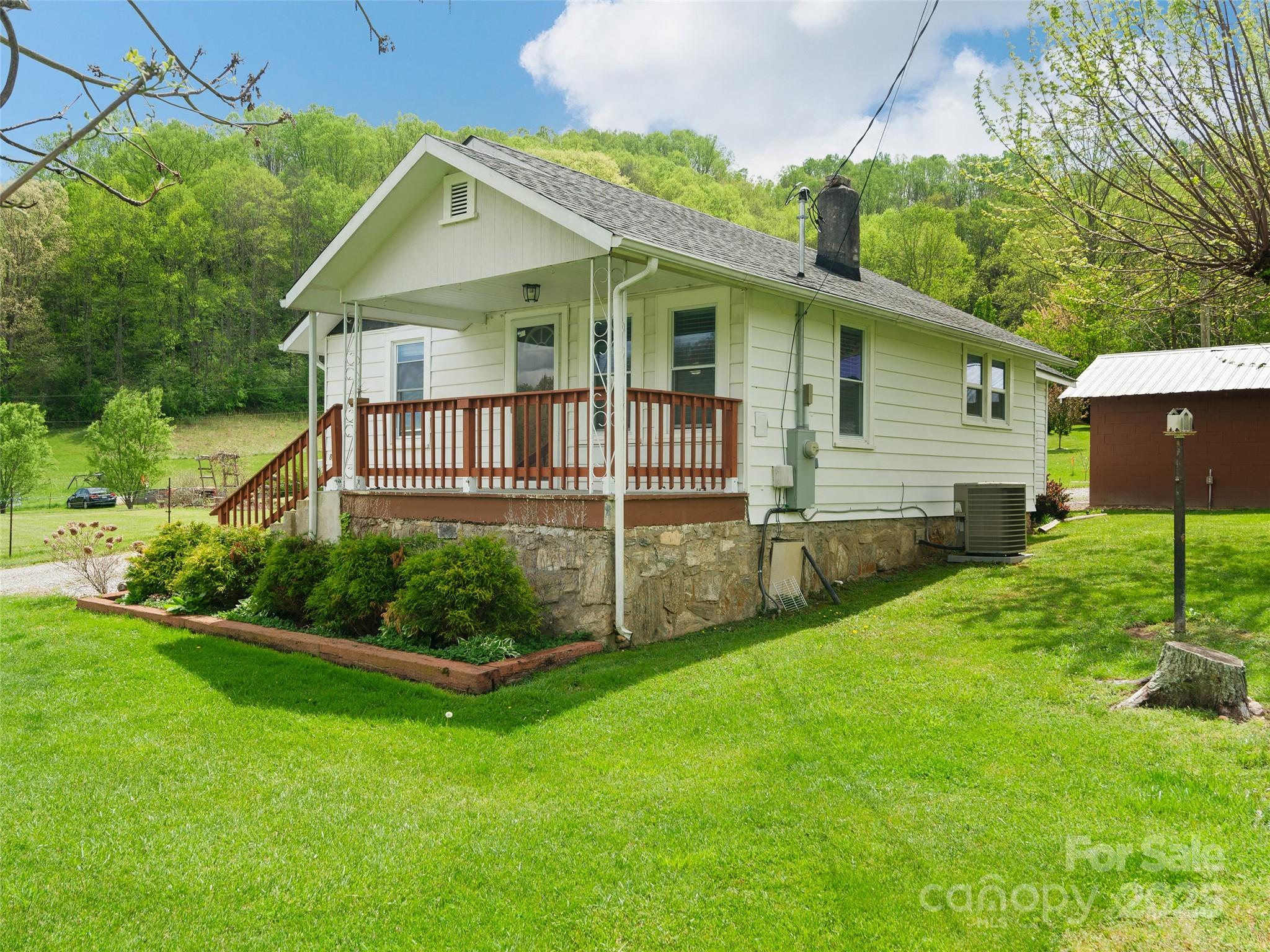 819 Mauney Cove Road Waynesville NC 28786