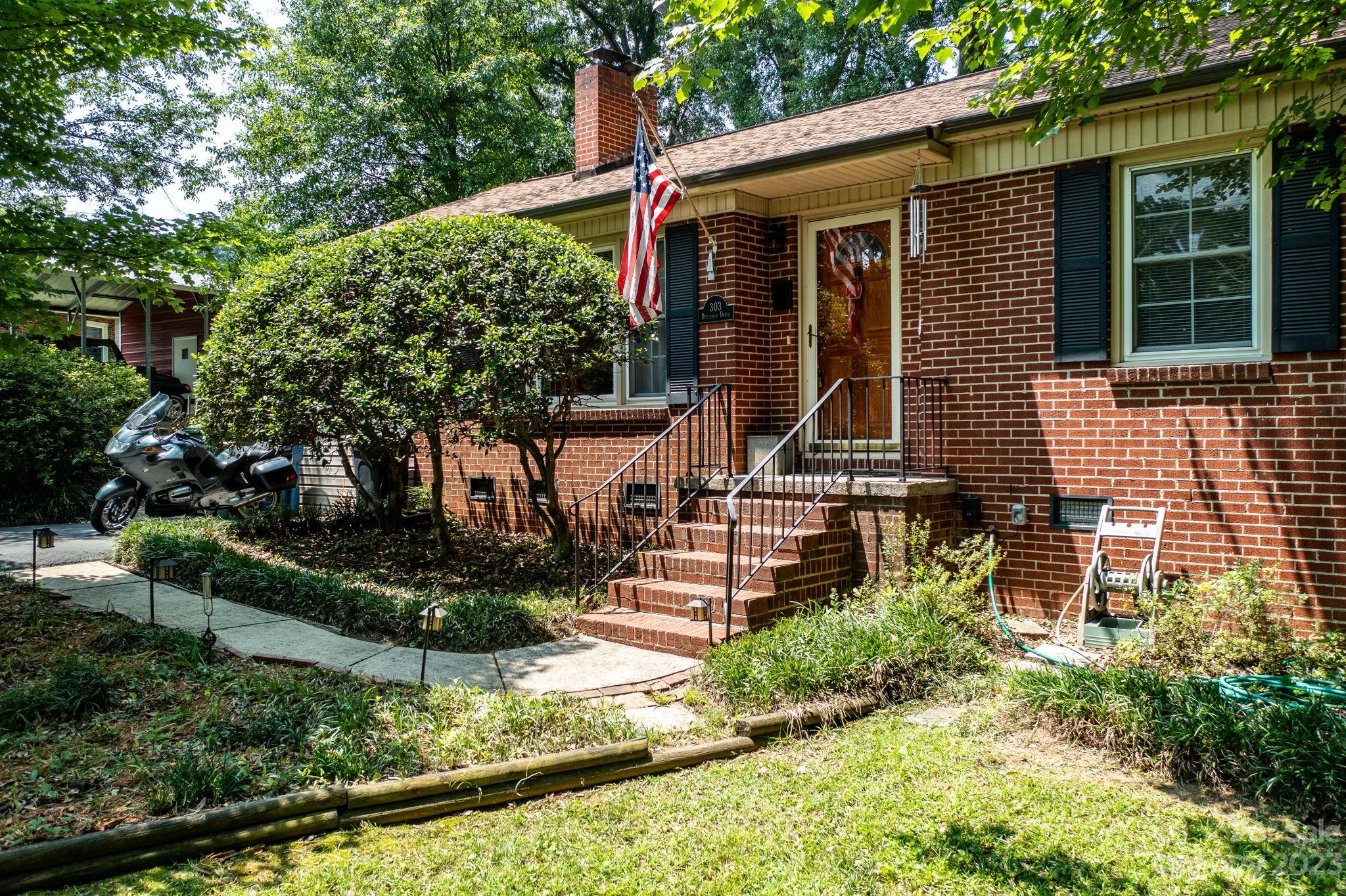 303 Dutchman Avenue Mount Holly NC 28120