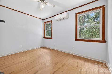 147 Longview Drive Hendersonville NC 28791