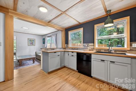 147 Longview Drive Hendersonville NC 28791