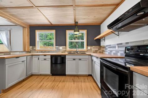 147 Longview Drive Hendersonville NC 28791