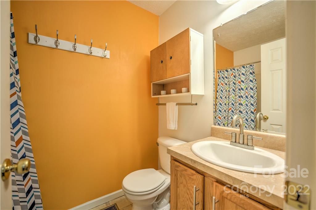 11 Louisville Place Asheville NC 28806