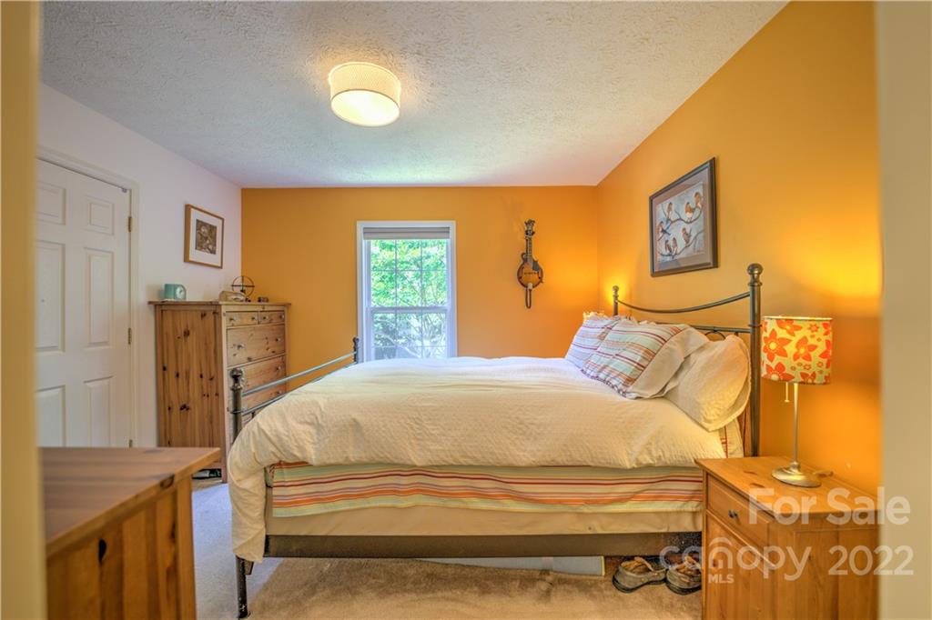 11 Louisville Place Asheville NC 28806