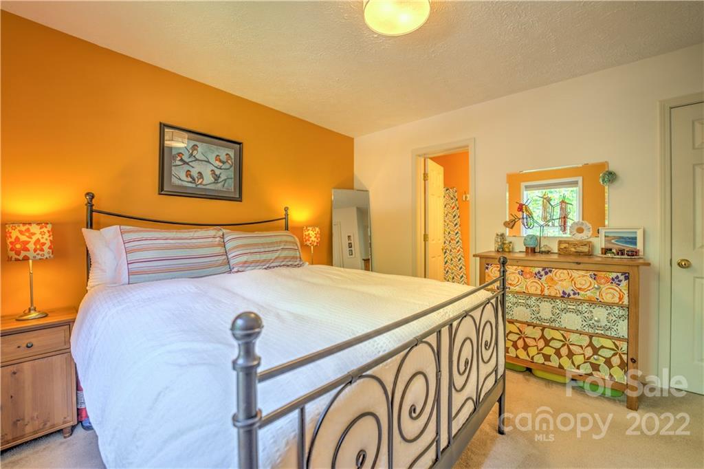 11 Louisville Place Asheville NC 28806