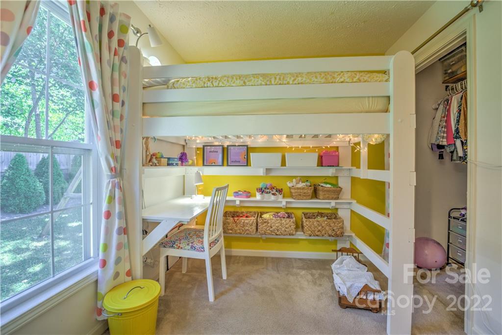 11 Louisville Place Asheville NC 28806