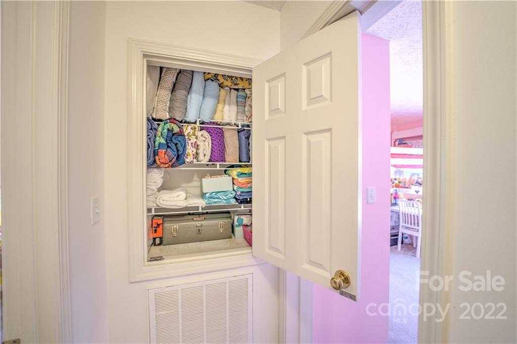 11 Louisville Place Asheville NC 28806