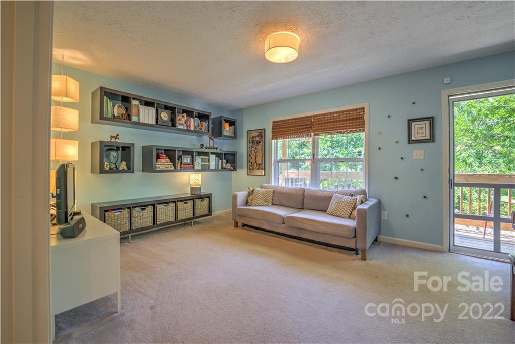 11 Louisville Place Asheville NC 28806
