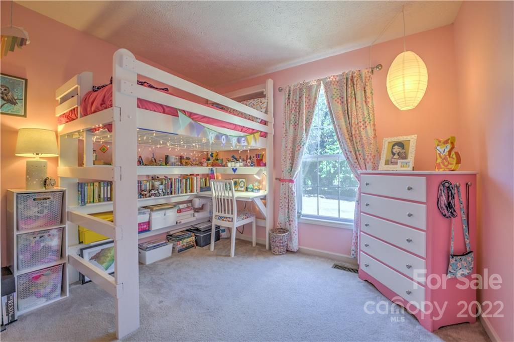 11 Louisville Place Asheville NC 28806