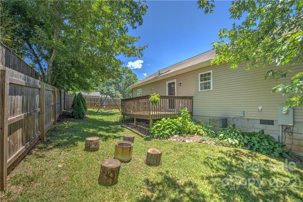 11 Louisville Place Asheville NC 28806