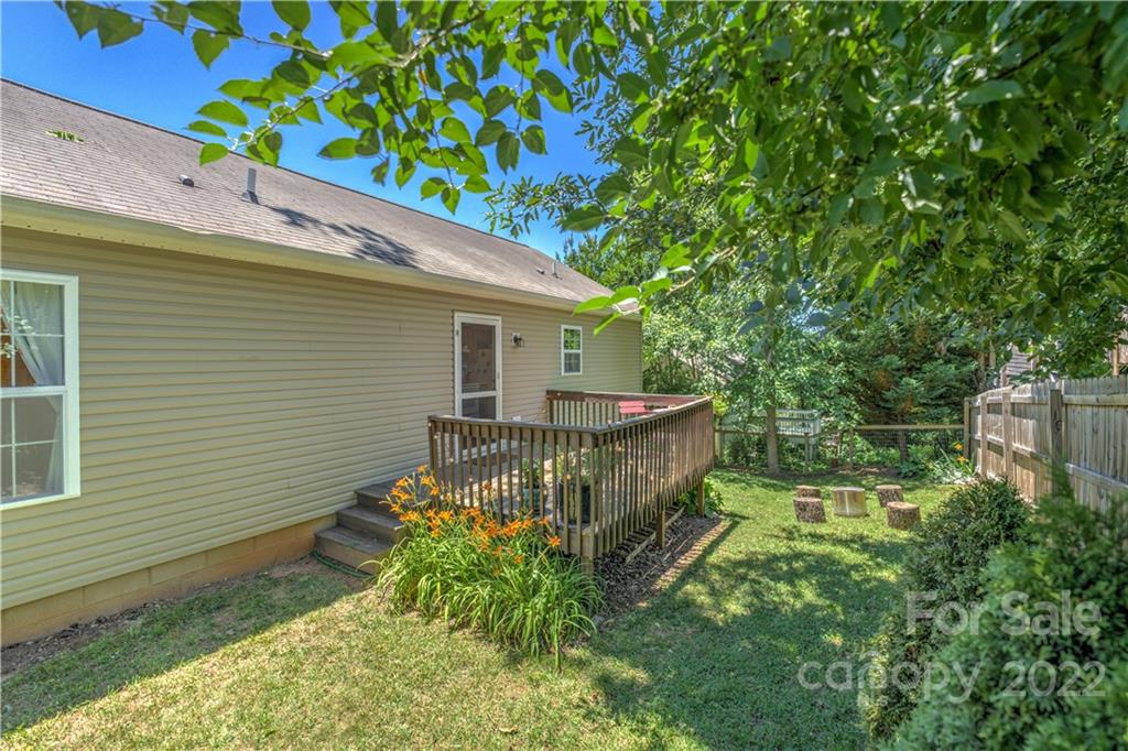 11 Louisville Place Asheville NC 28806