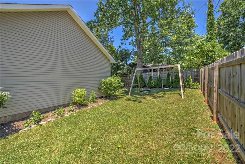 11 Louisville Place Asheville NC 28806