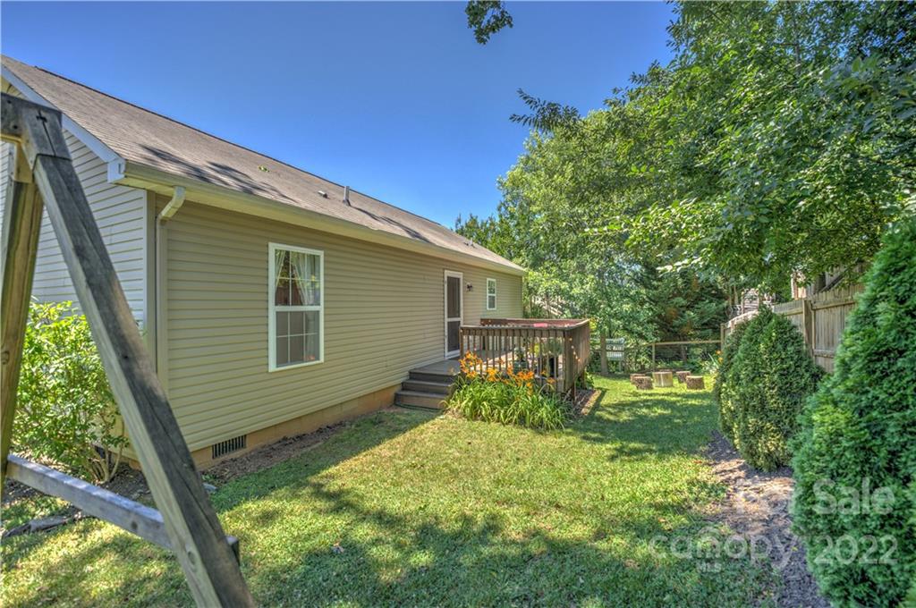 11 Louisville Place Asheville NC 28806
