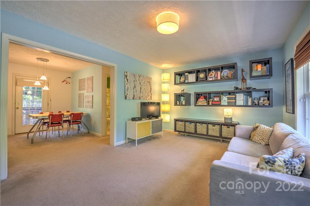 11 Louisville Place Asheville NC 28806