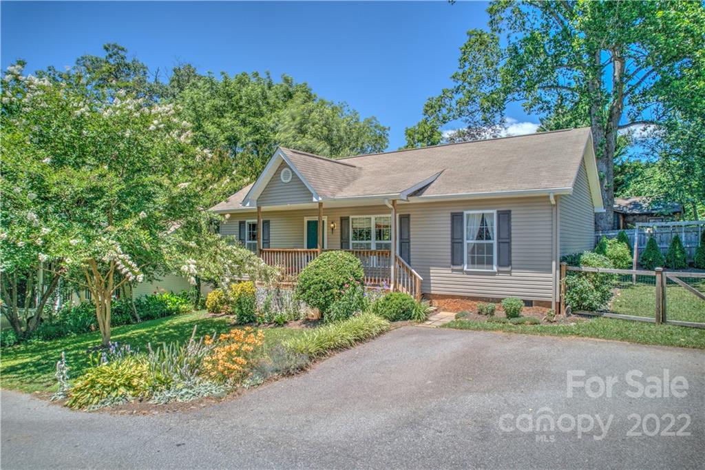 11 Louisville Place Asheville NC 28806