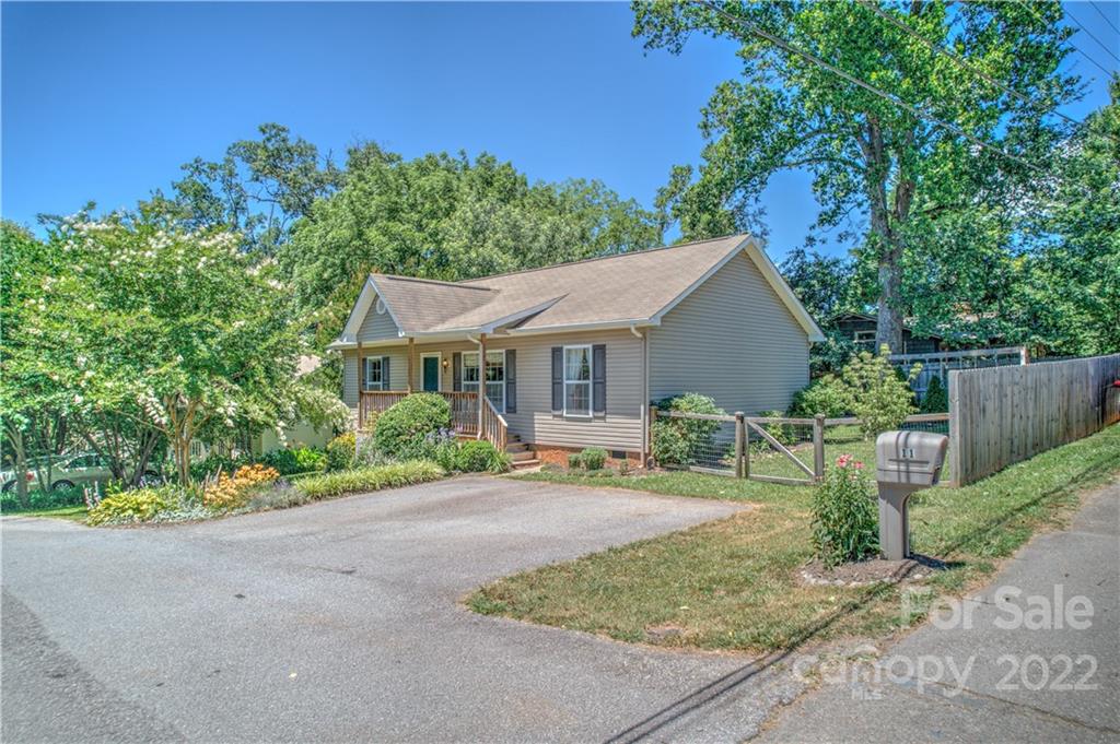 11 Louisville Place Asheville NC 28806