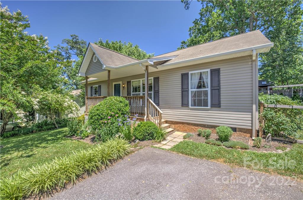 11 Louisville Place Asheville NC 28806