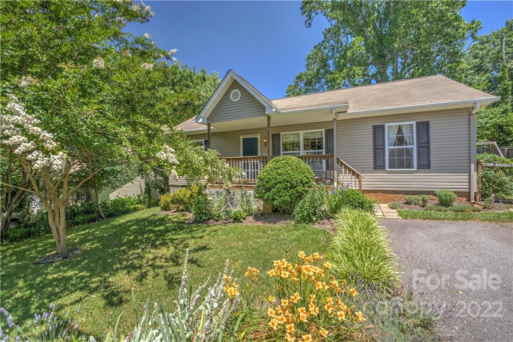 11 Louisville Place Asheville NC 28806