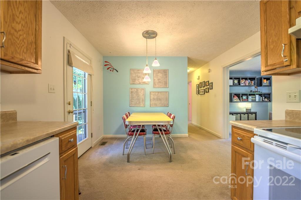 11 Louisville Place Asheville NC 28806