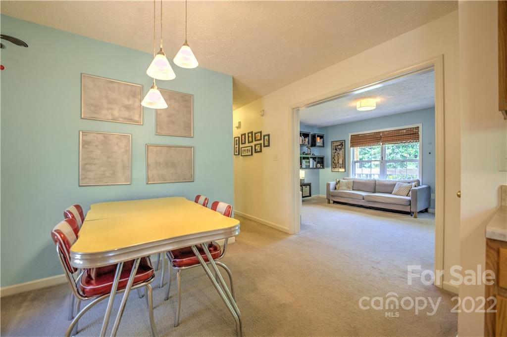 11 Louisville Place Asheville NC 28806