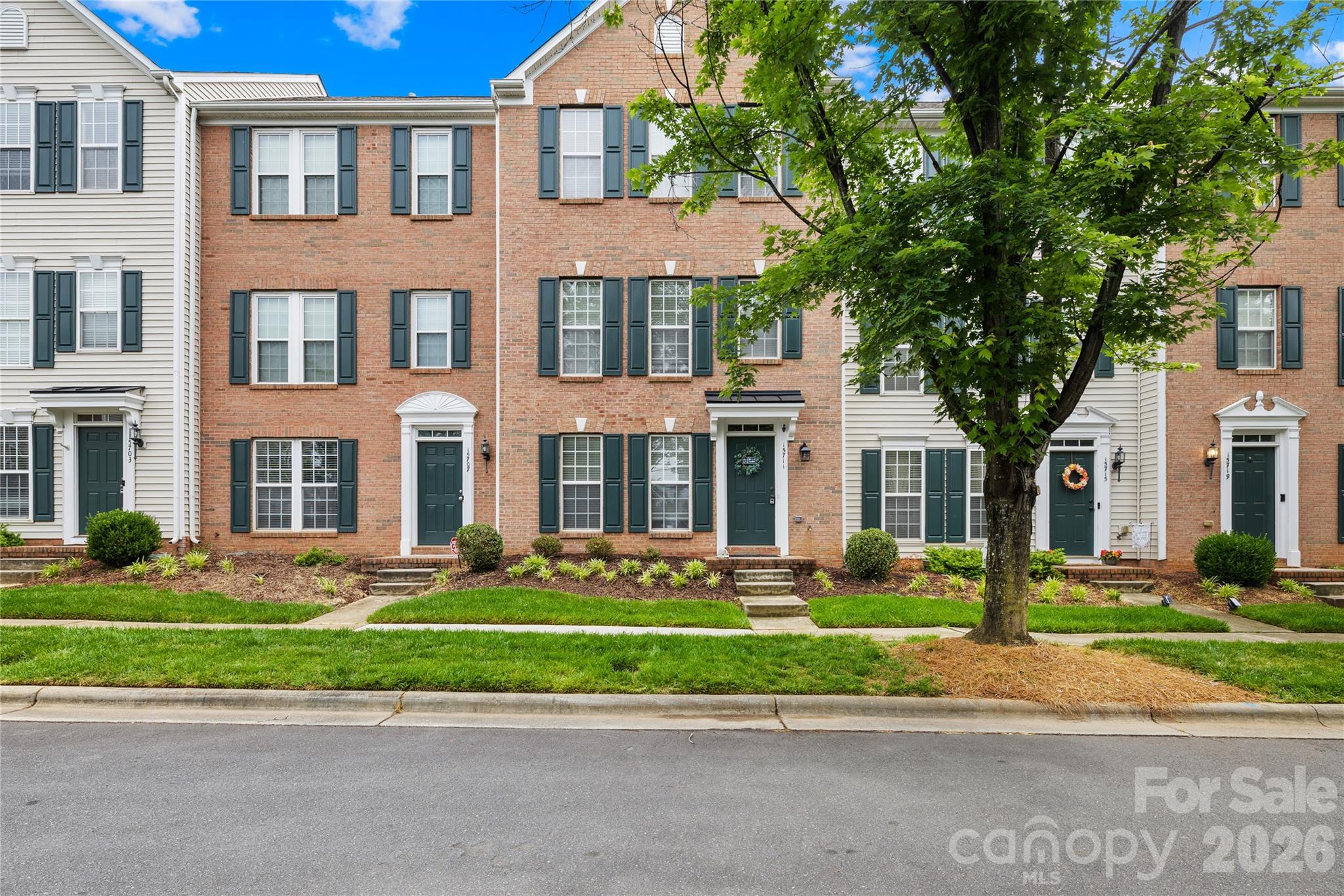 15711 King Louis Court Charlotte NC 28277
