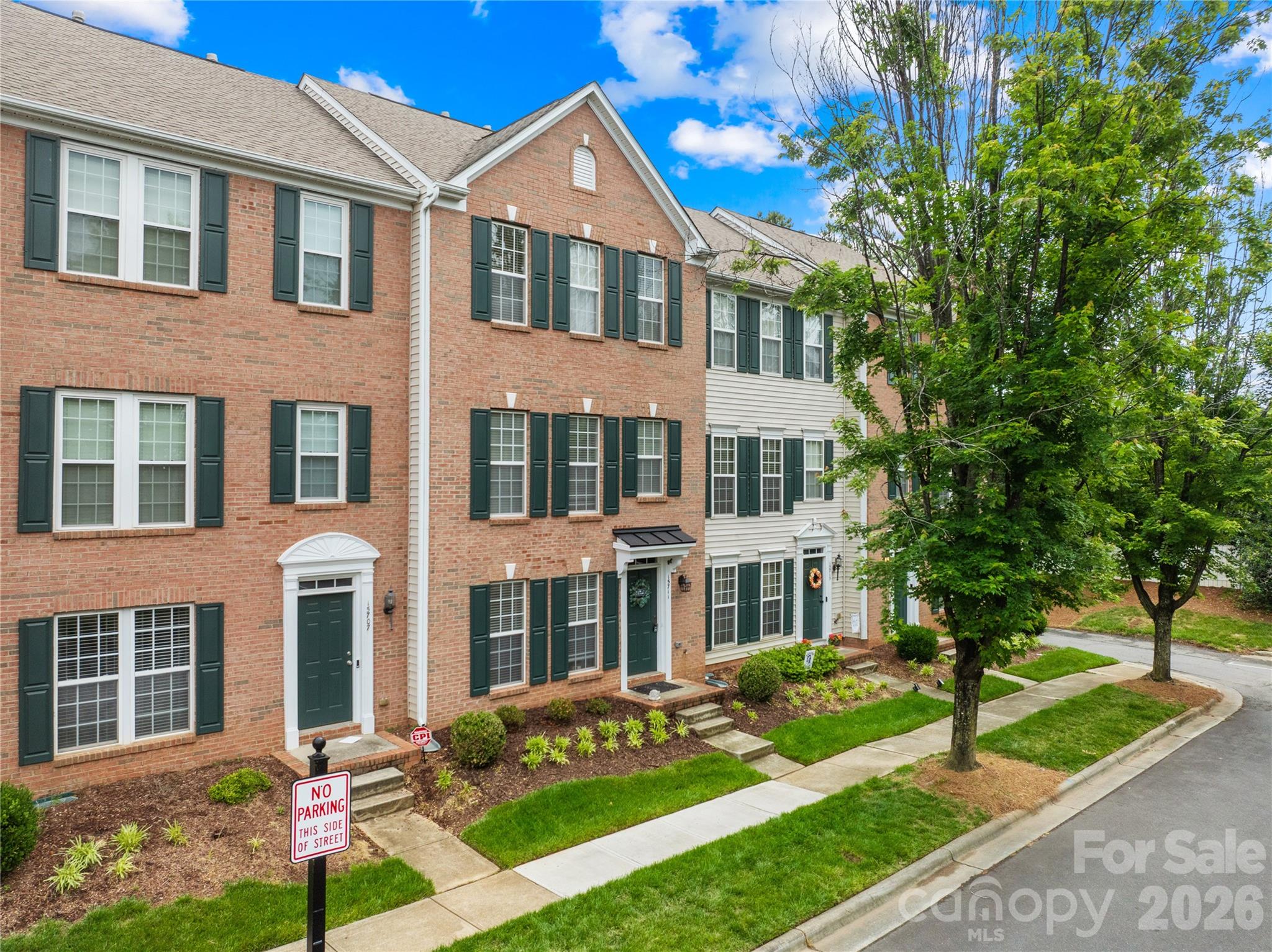 15711 King Louis Court Charlotte NC 28277