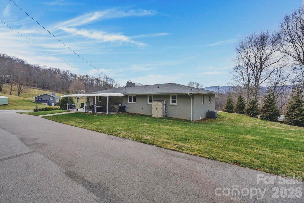 11974 Us Highway 421 Highway N Zionville NC 26989