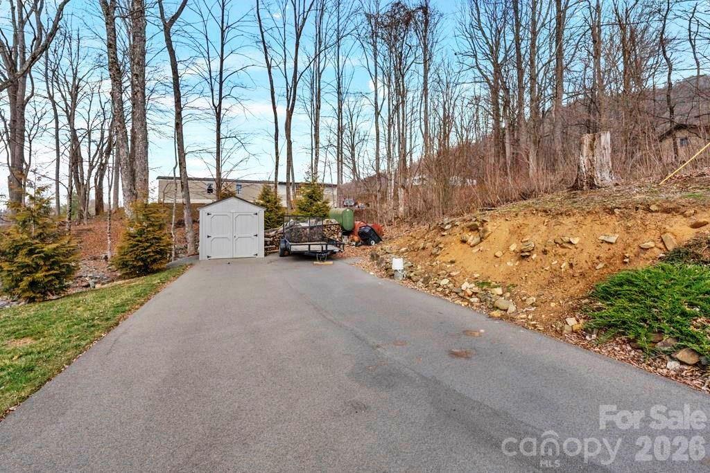 11974 Us Highway 421 Highway N Zionville NC 26989