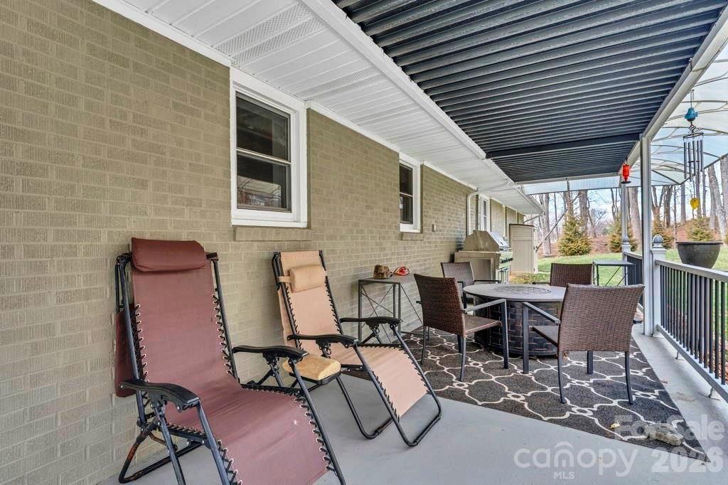 11974 Us Highway 421 Highway N Zionville NC 26989