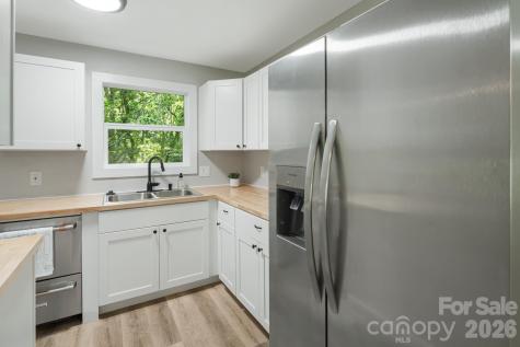 95 Grassy View Road Candler NC 28715