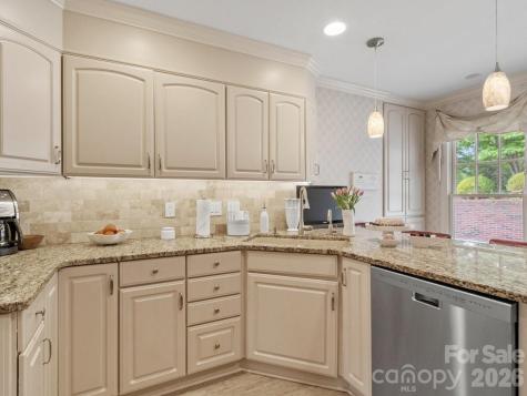 6 Creekside Way Asheville NC 28804